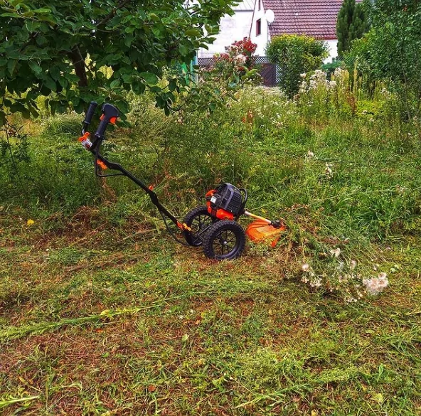 Триммер бензиновый на колесах FUXTEC FX-FSR152 2,2 кВт